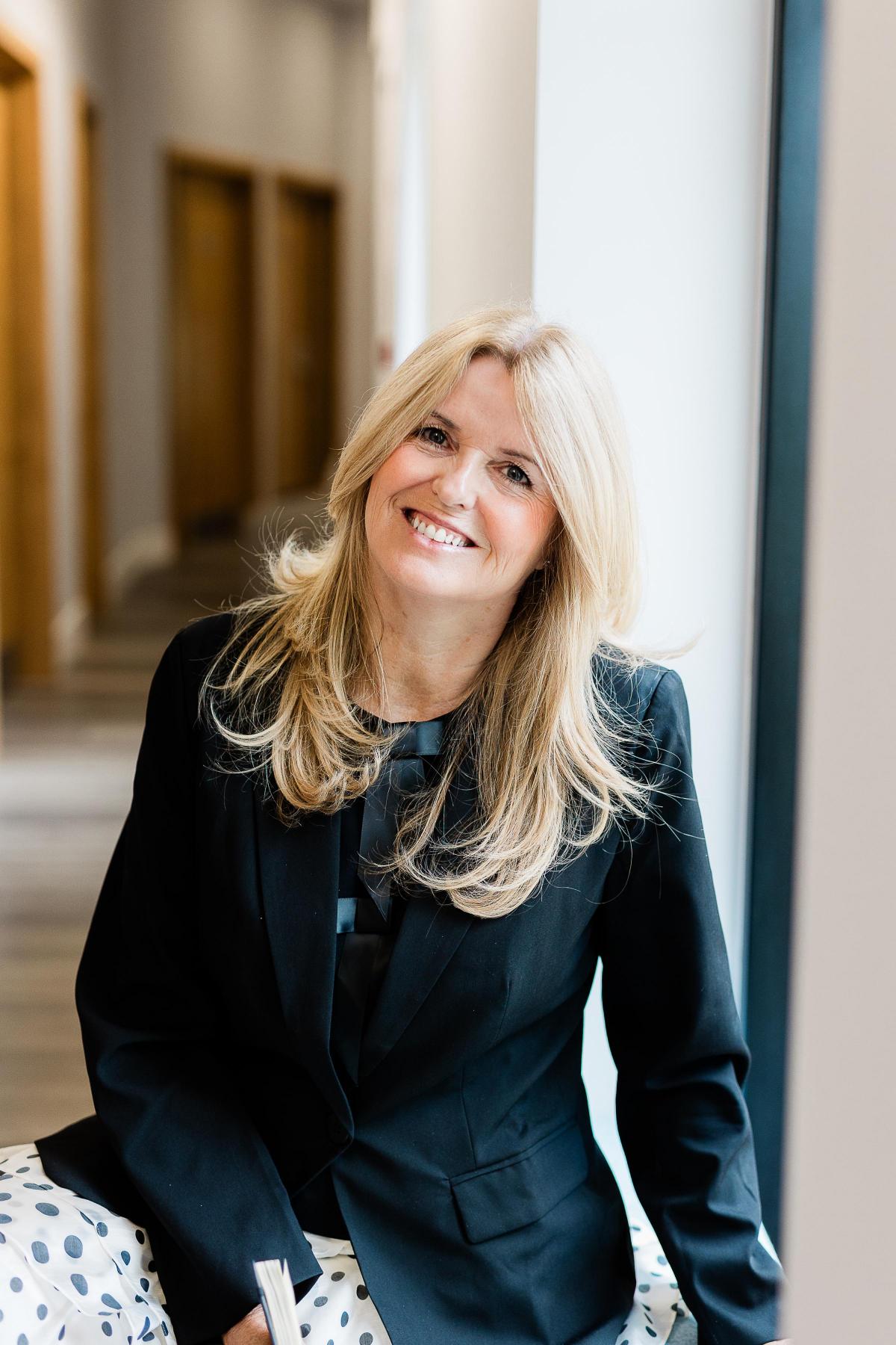 Alison Cooper — Award-Winning Business Strategist